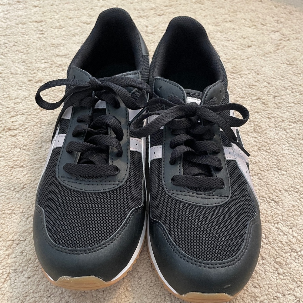 Woman’s ASICS  TIGER RUNNER 1192A160